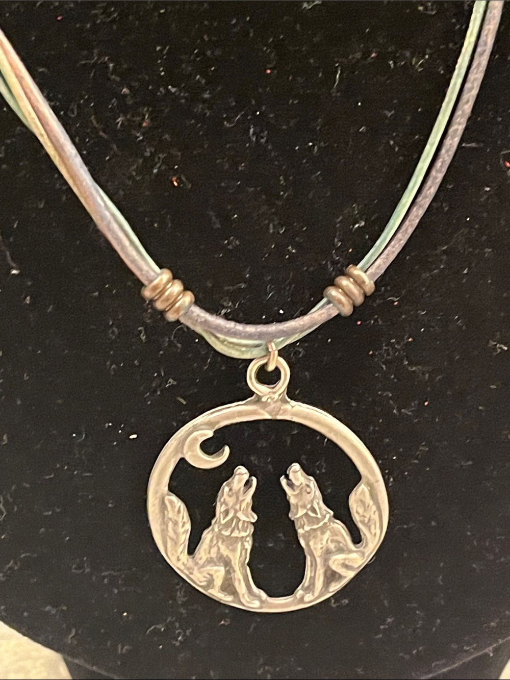 Wolves howling at the Moon pendant necklace